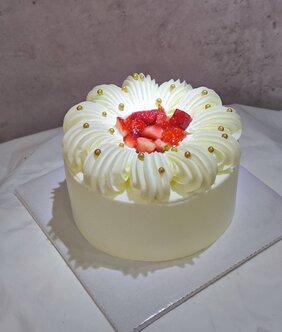 Bánh kem bé gái mẫu 01