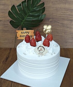 Bánh kem bé gái mẫu 50